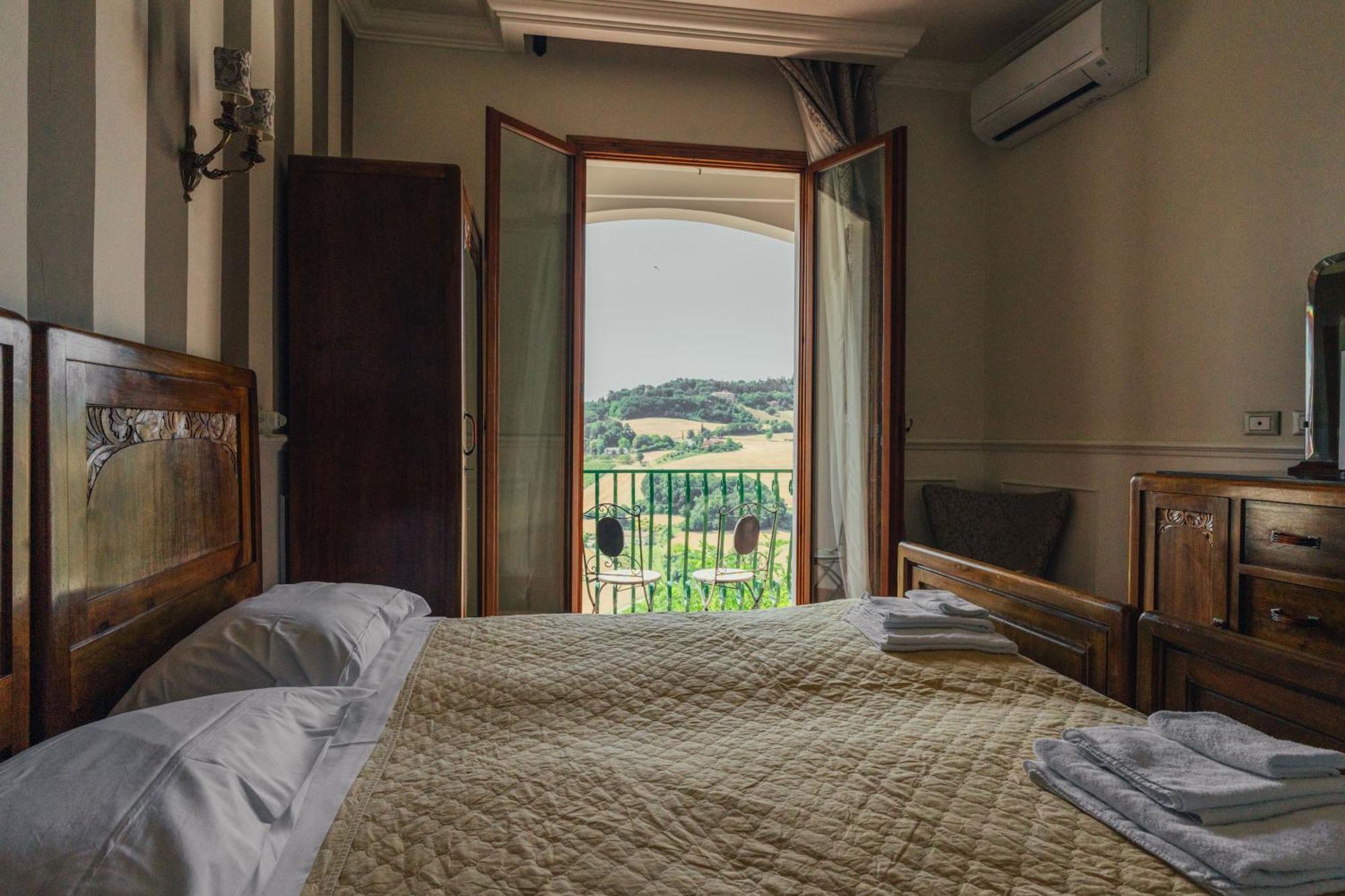 Locanda Dolcevita Dozza Eksteriør billede